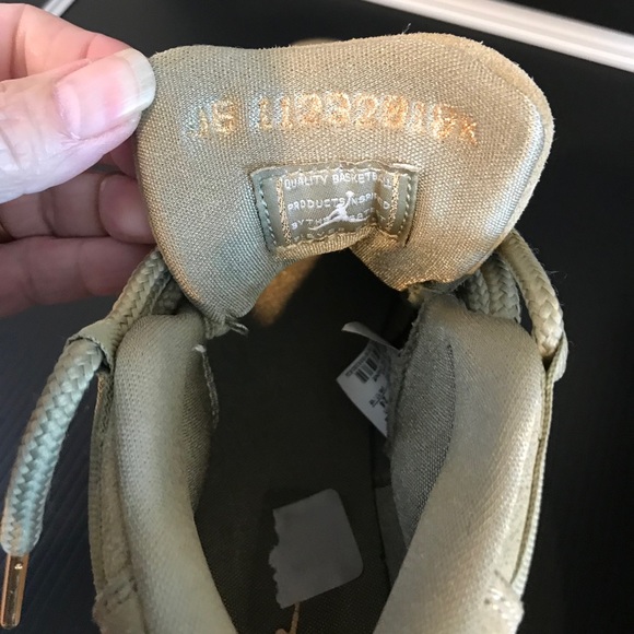 Women’s Air Jordan 11 Retro ‘Olive Lux’ - Picture 2 of 8